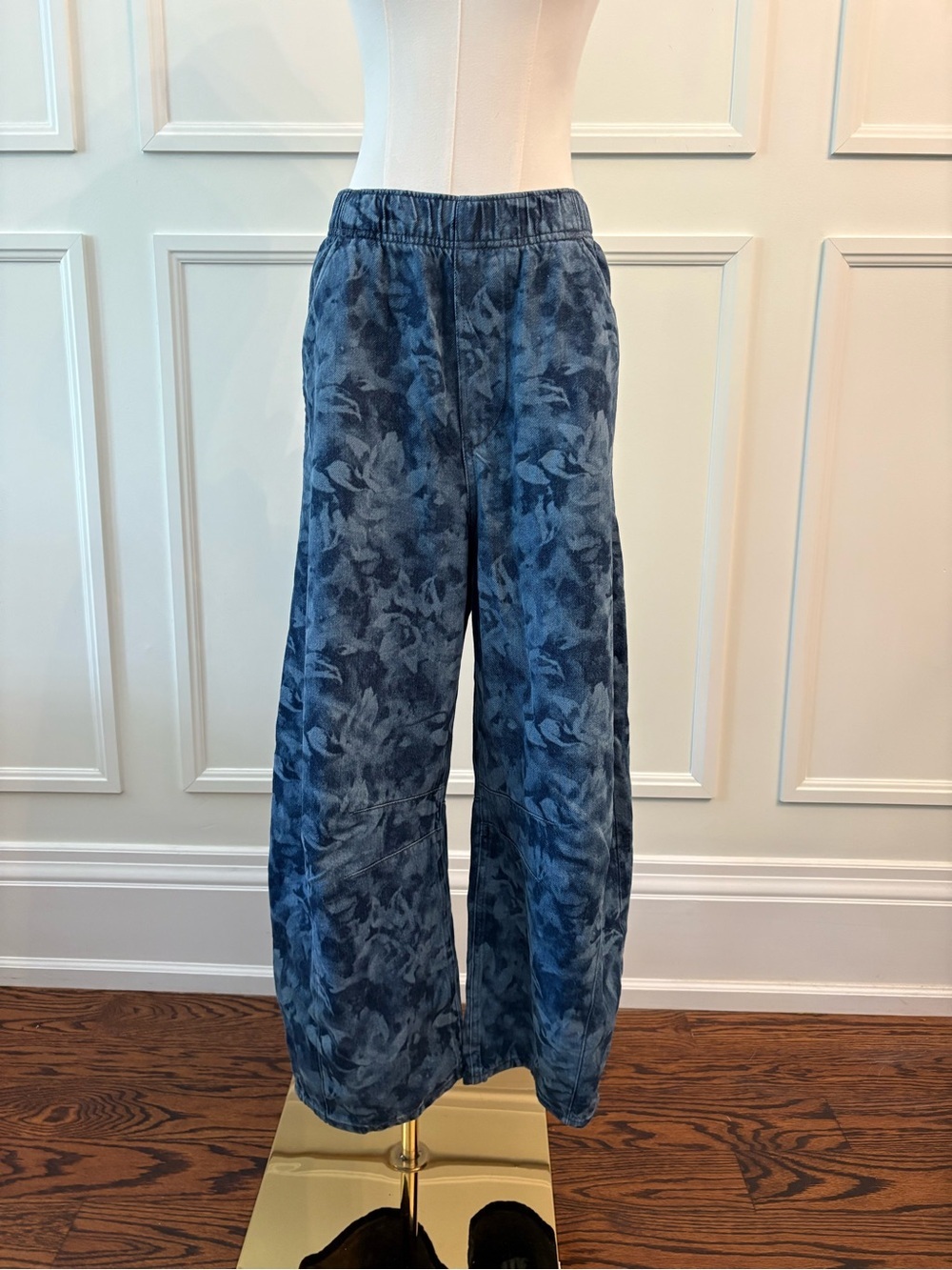 GAP Women's Blue Floral Wash Wide Leg Jeans